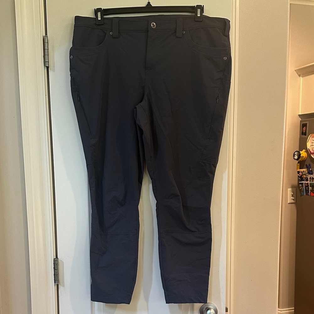 Duluth Trading Co Women's Gray Straight Leg Pants